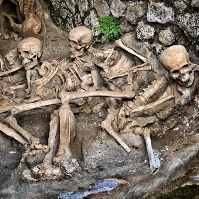 A pile of human skeletons at Herculaneum killed by the eruption of Mount Vesuvius.&nbsp;